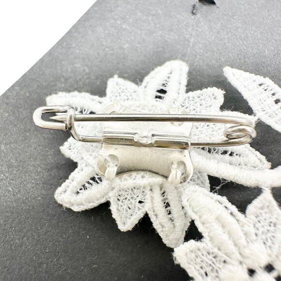 Swiss-Made Edelweiss Lace Brooch Pin All Cotton Floral Design 2 x 2.5 Inches - Picture 5 of 7